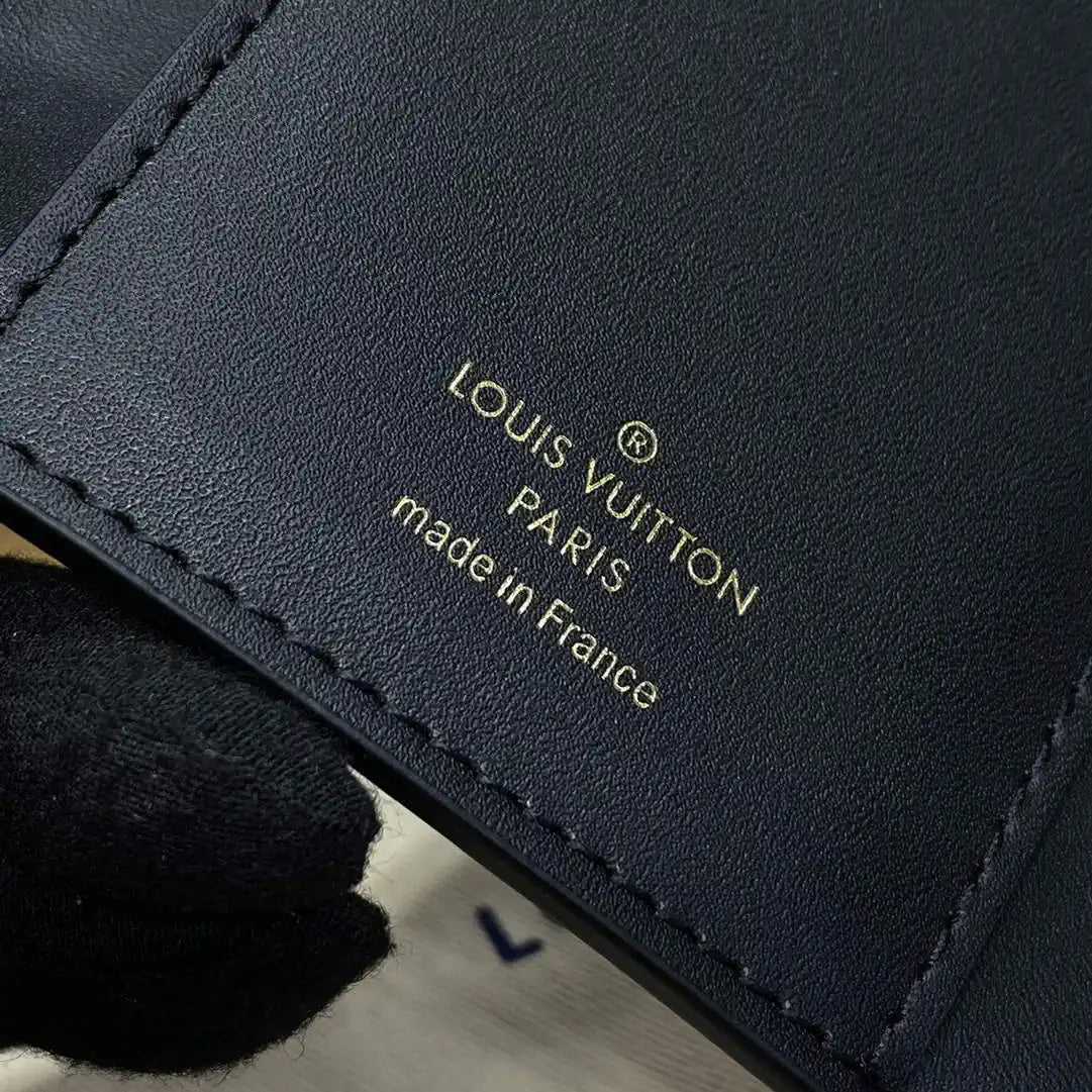 Louis Vuitton Capucines Compact Wallet LV M82764 Black