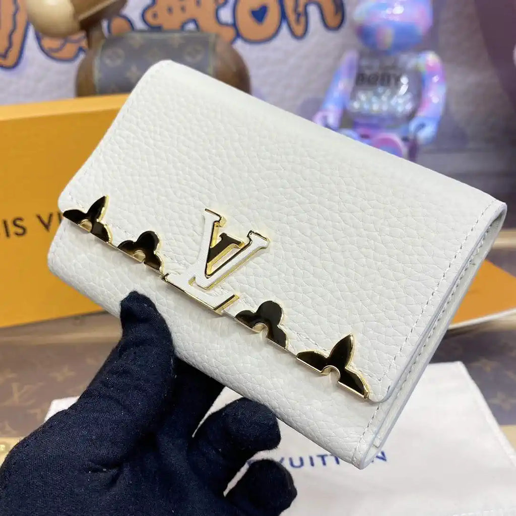 Louis Vuitton Capucines Compact Wallet LV M82835 White