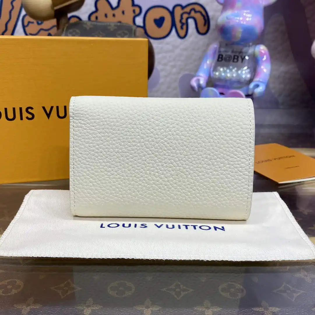 Louis Vuitton Capucines Compact Wallet LV M82835 White