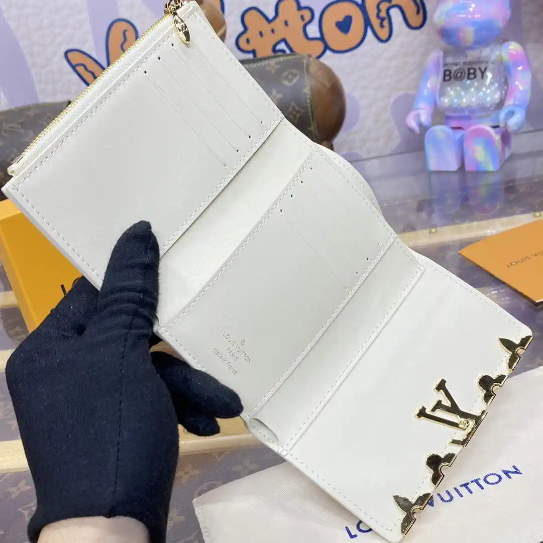 Louis Vuitton Capucines Compact Wallet LV M82835 White