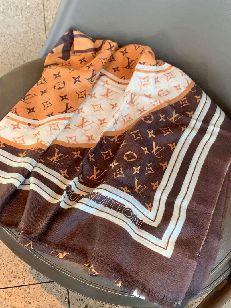 Louis Vuitton Classic Cashmere Scarf L60367
