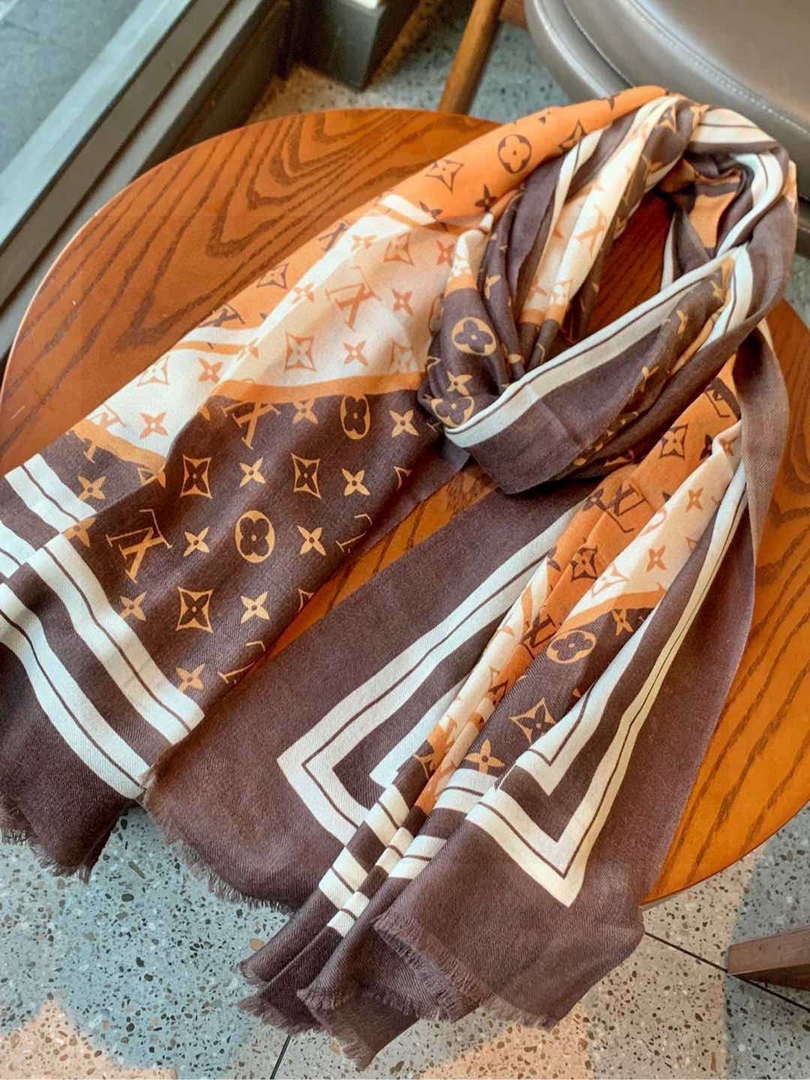 Louis Vuitton Classic Cashmere Scarf L60367