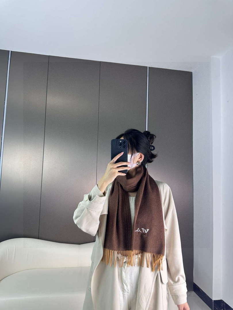 Louis Vuitton Classic Cashmere Scarf Scarf L60351
