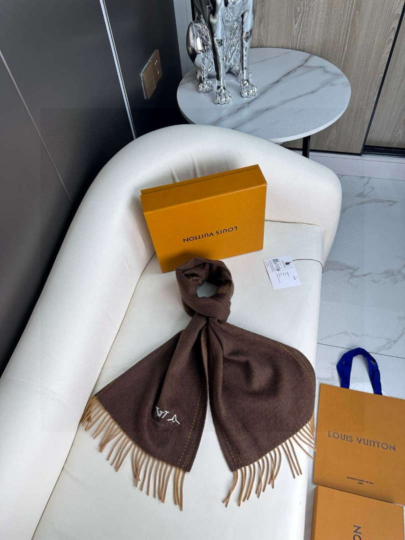 Louis Vuitton Classic Cashmere Scarf Scarf L60351