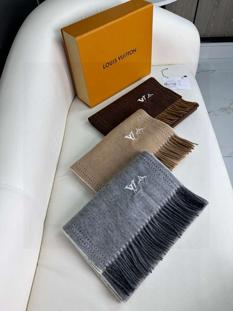 Louis Vuitton Classic Cashmere Scarf Scarf L60351