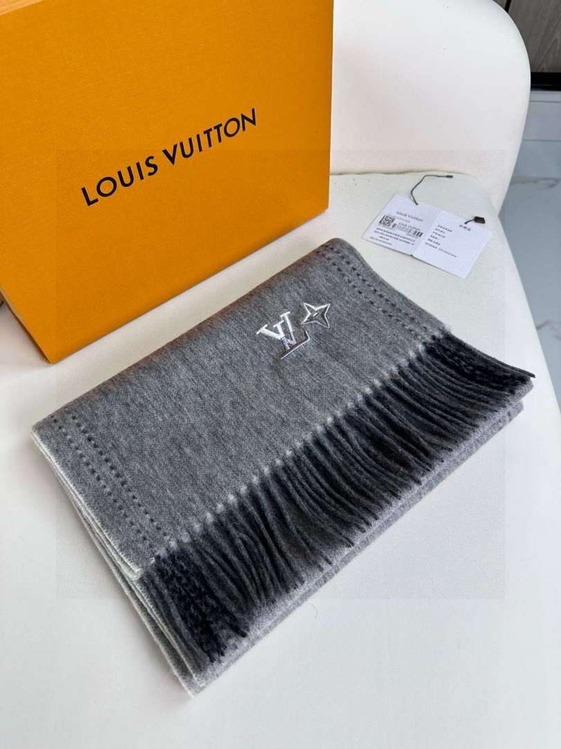 Louis Vuitton Classic Cashmere Scarf Scarf L60352