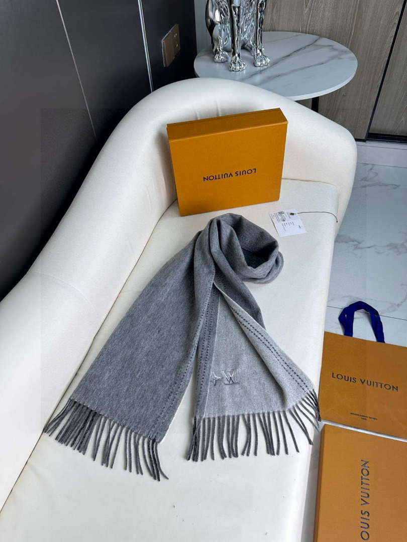 Louis Vuitton Classic Cashmere Scarf Scarf L60352