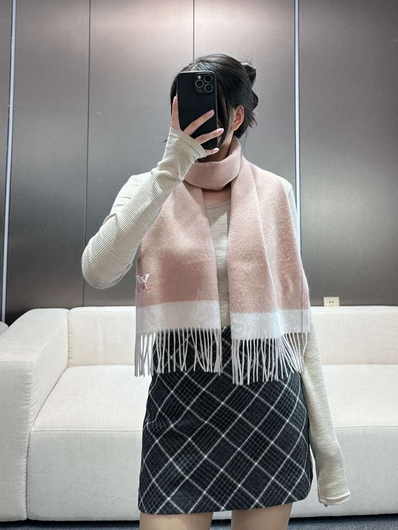 Louis Vuitton Classic Cashmere Scarf Scarf L60357