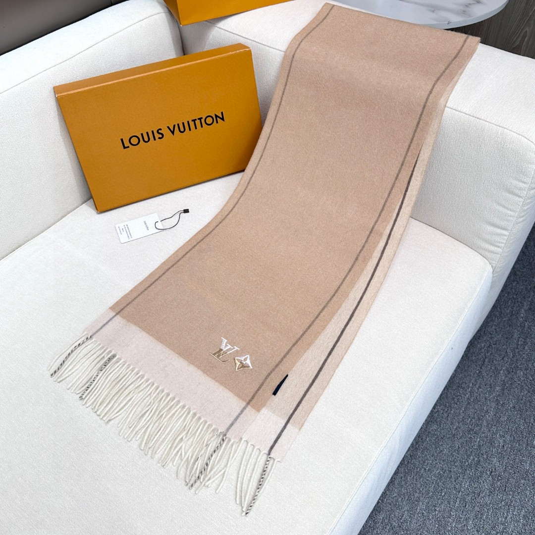 Louis Vuitton Classic Cashmere Scarf Scarf L60358