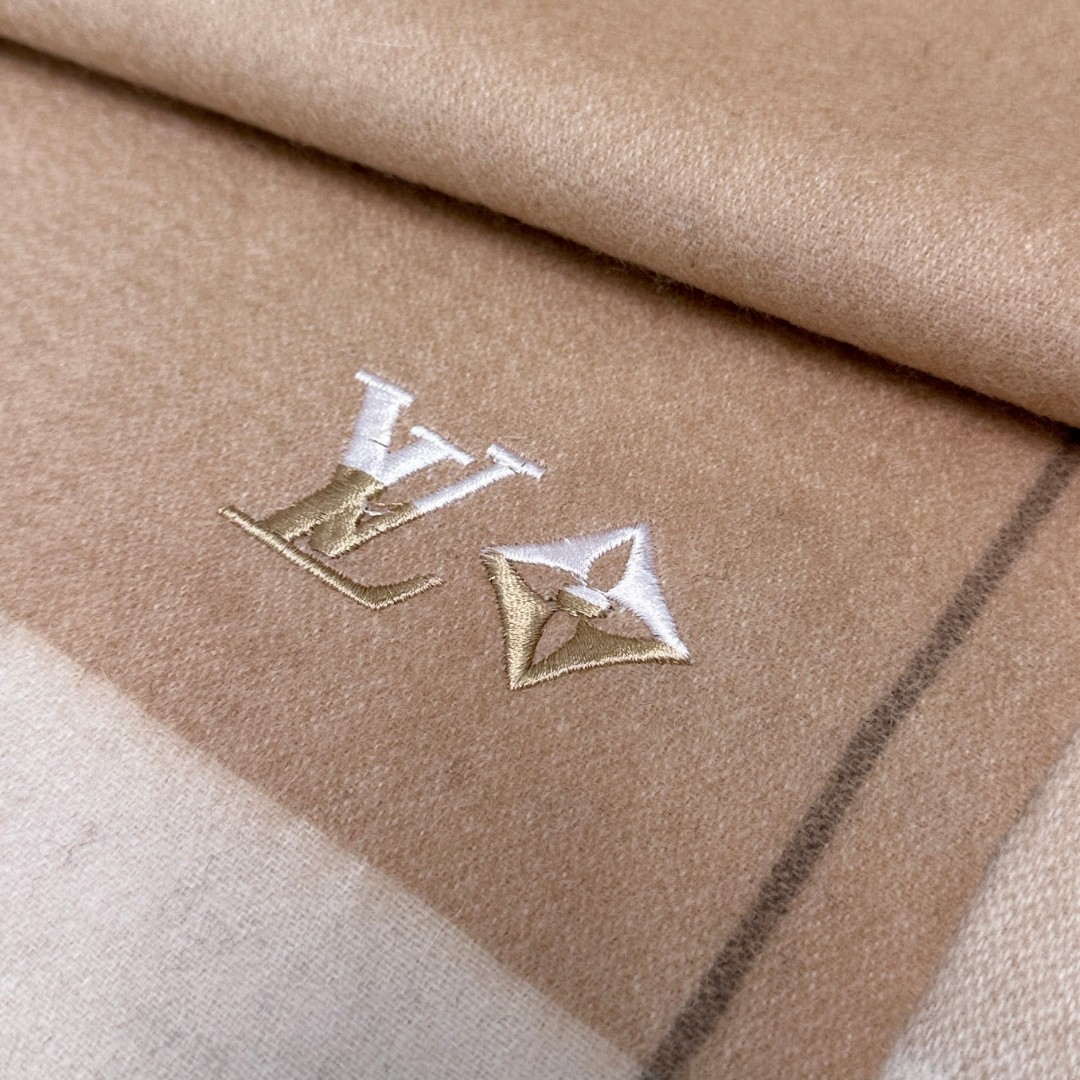 Louis Vuitton Classic Cashmere Scarf Scarf L60358