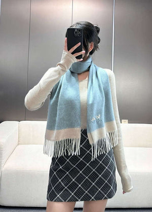 Louis Vuitton Classic Cashmere Scarf Scarf L60359 - Default Title - View 2