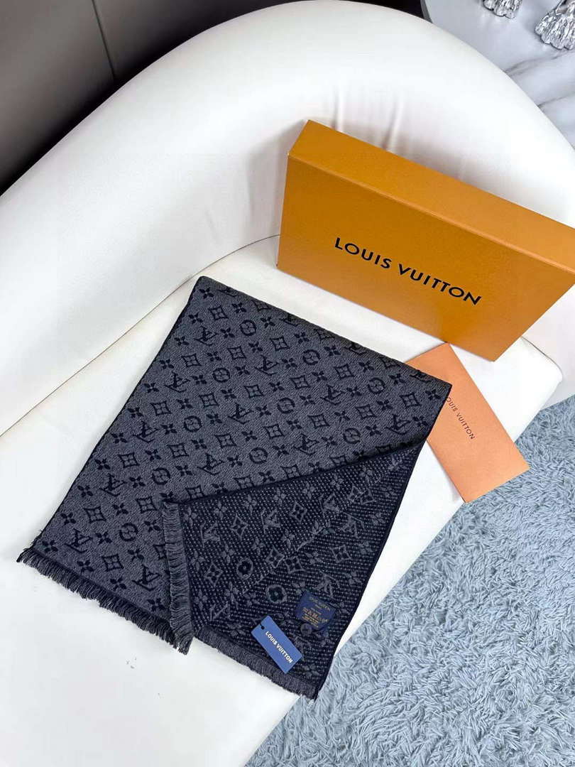 Louis Vuitton Classic Cashmere Scarf Scarf L60361