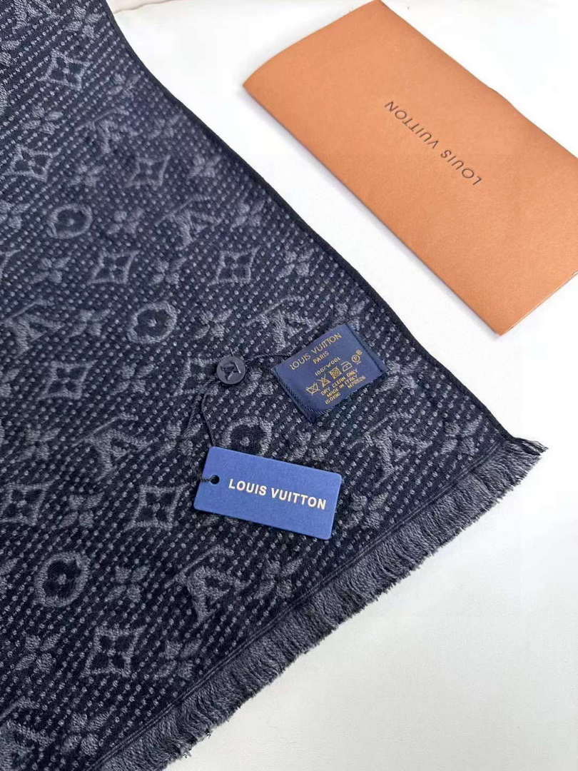 Louis Vuitton Classic Cashmere Scarf Scarf L60361