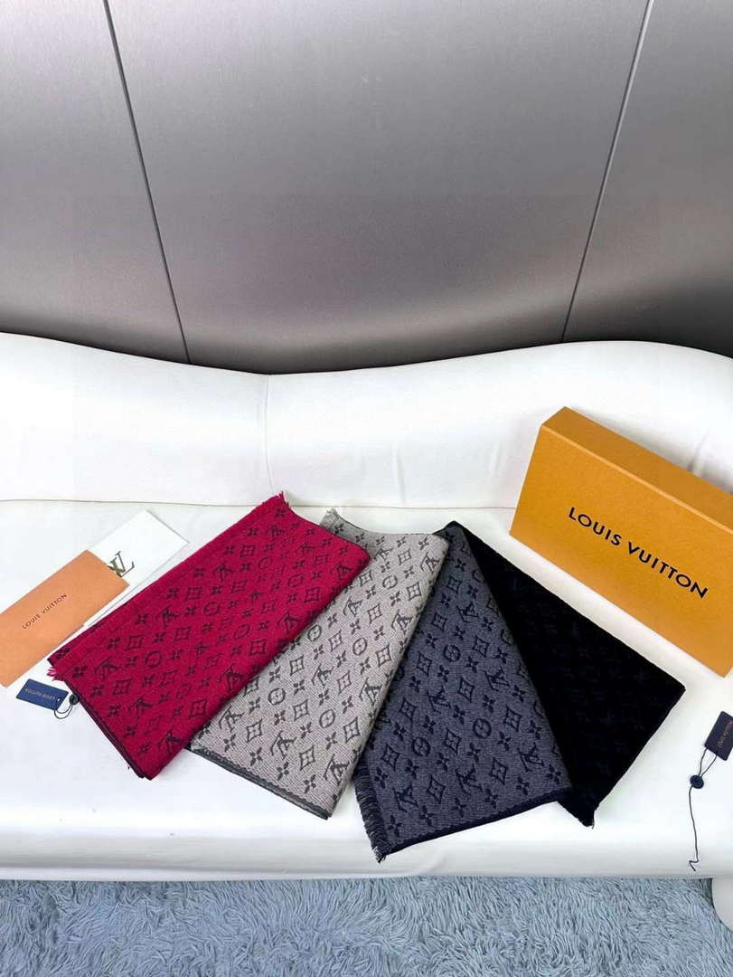 Louis Vuitton Classic Cashmere Scarf Scarf L60361