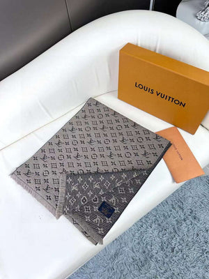 Louis Vuitton Classic Cashmere Scarf L60362 - Default Title - View 4