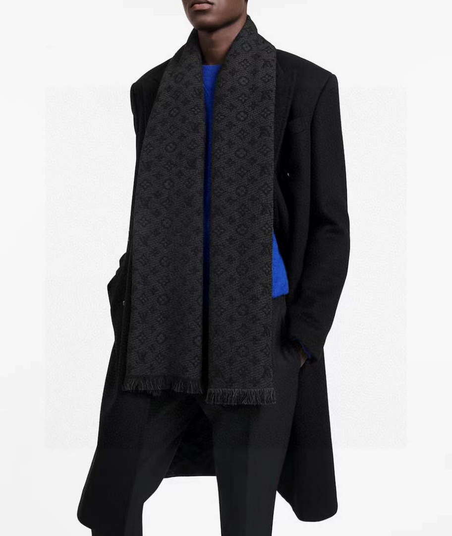 LV M70520 Louis Vuitton Classic Cashmere Scarf L60363