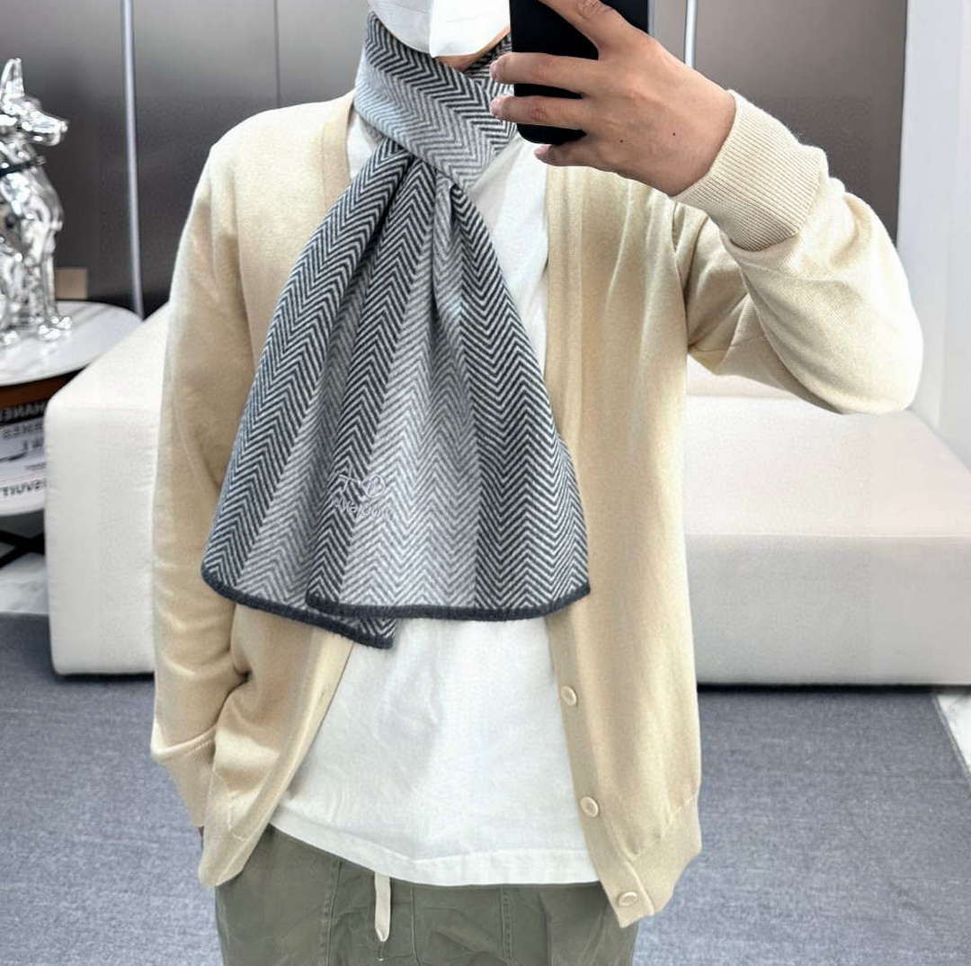 Louis Vuitton Classic Plaid Jacquard Cashmere Scarf L60378