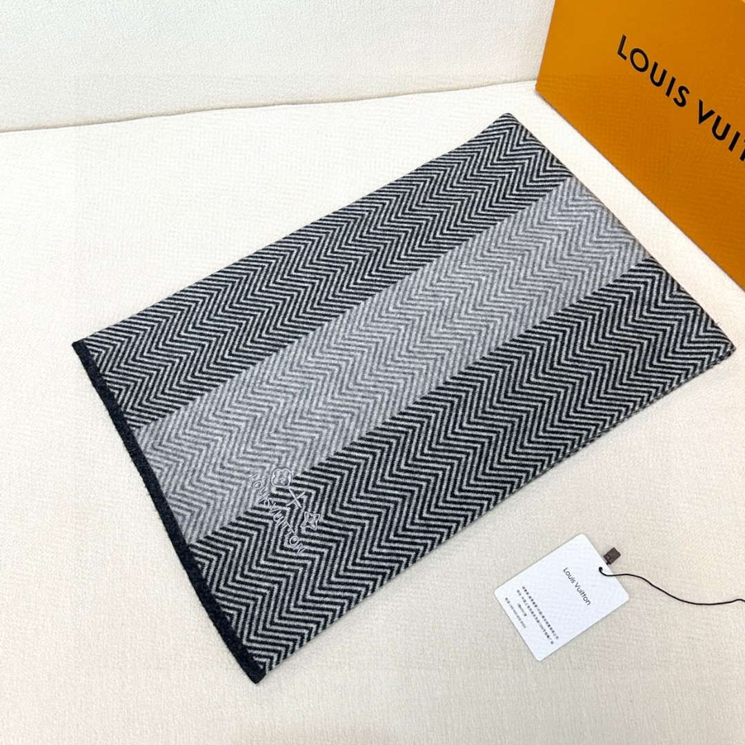 Louis Vuitton Classic Plaid Jacquard Cashmere Scarf L60378