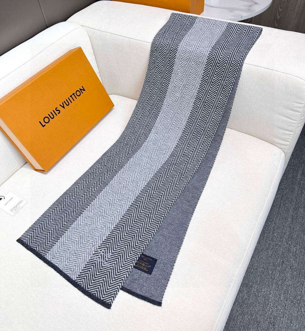 Louis Vuitton Classic Plaid Jacquard Cashmere Scarf L60378