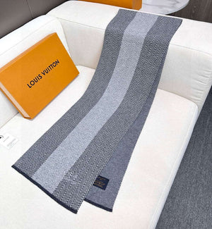 Louis Vuitton Classic Plaid Jacquard Cashmere Scarf L60378 - Default Title - View 4