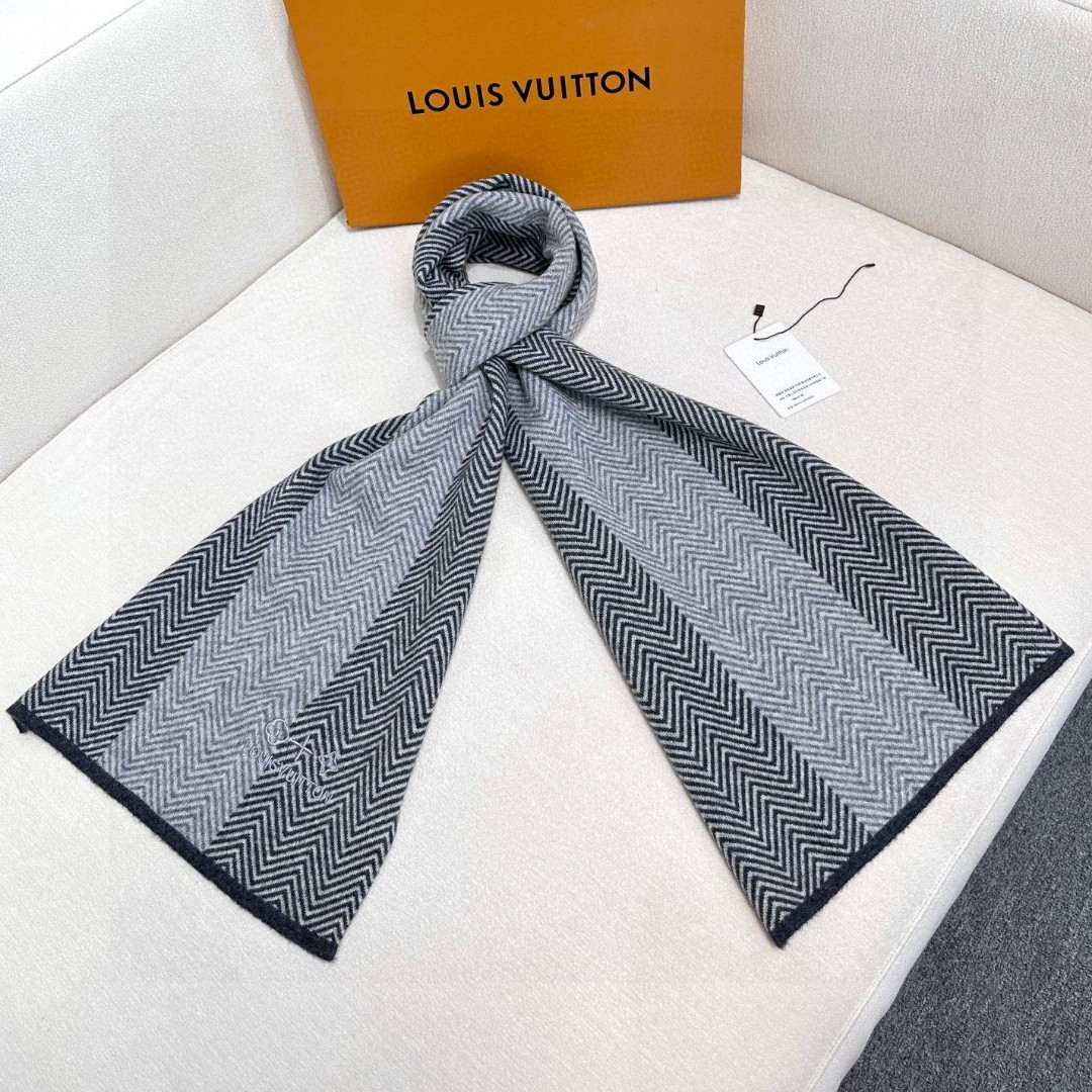 Louis Vuitton Classic Plaid Jacquard Cashmere Scarf L60378