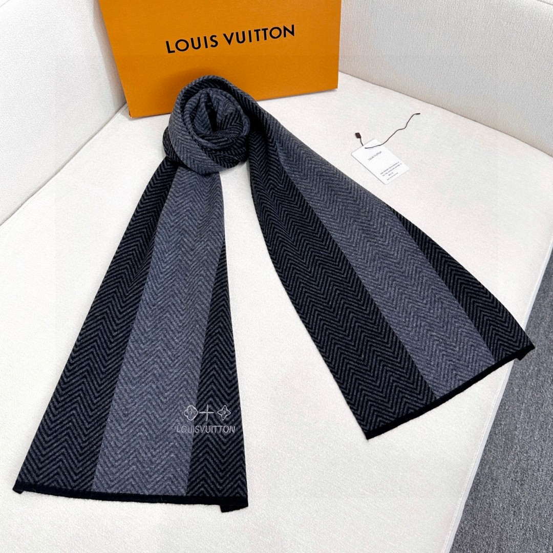 Louis Vuitton Classic Plaid Jacquard Cashmere Scarf L60379