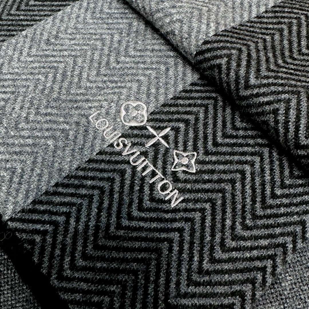 Louis Vuitton Classic Plaid Jacquard Cashmere Scarf L60379