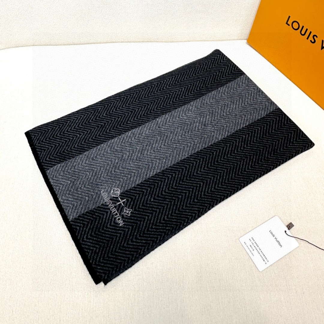 Louis Vuitton Classic Plaid Jacquard Cashmere Scarf L60379