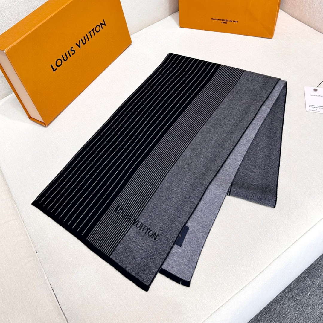 Louis Vuitton Classic Plaid Jacquard Cashmere Scarf L60381
