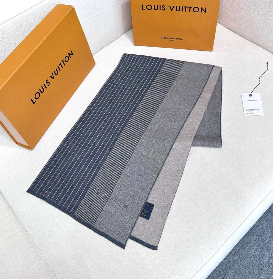 Louis Vuitton Classic Plaid Jacquard Cashmere Scarf L60382