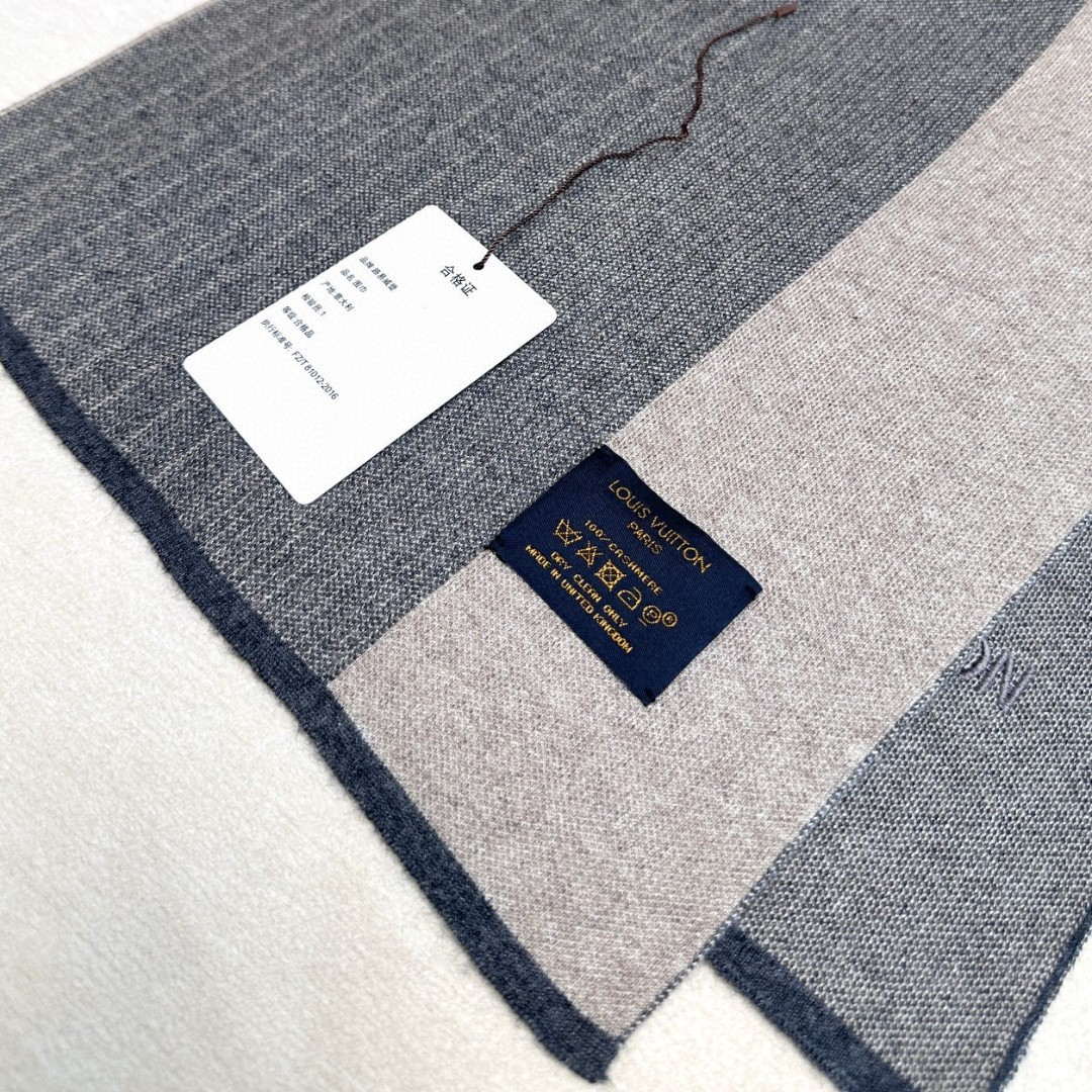 Louis Vuitton Classic Plaid Jacquard Cashmere Scarf L60382