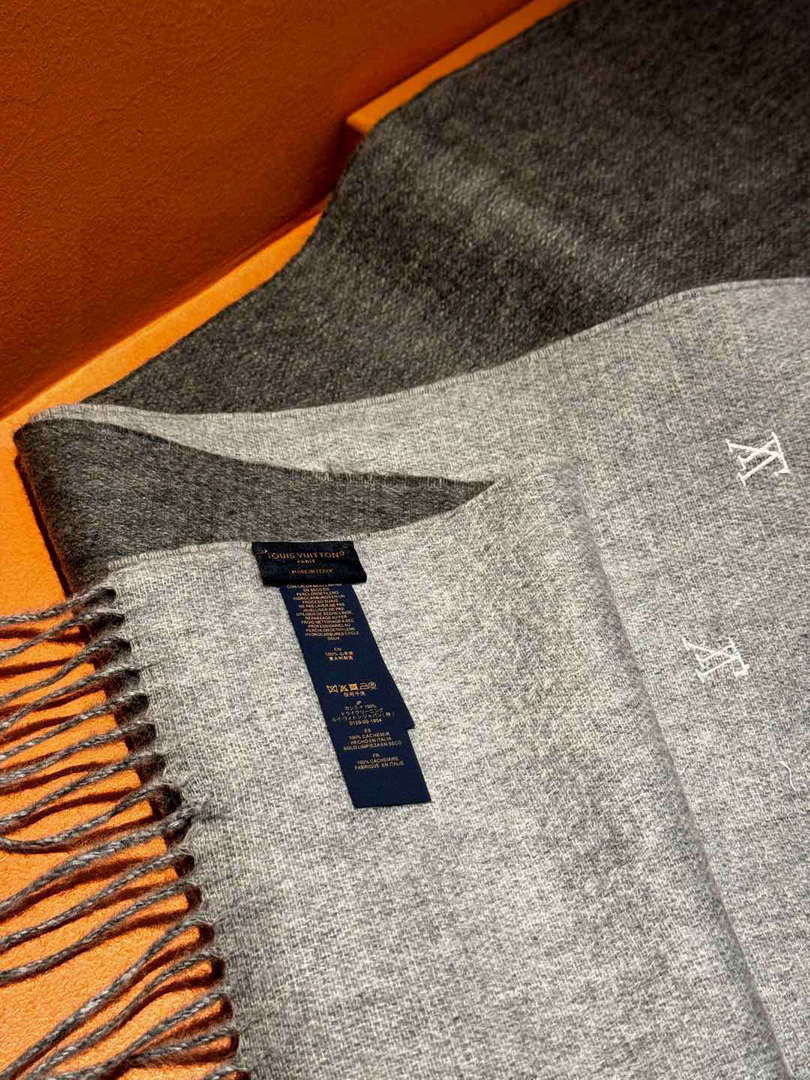 Louis Vuitton Double-sided Cashmere Scarf L60369