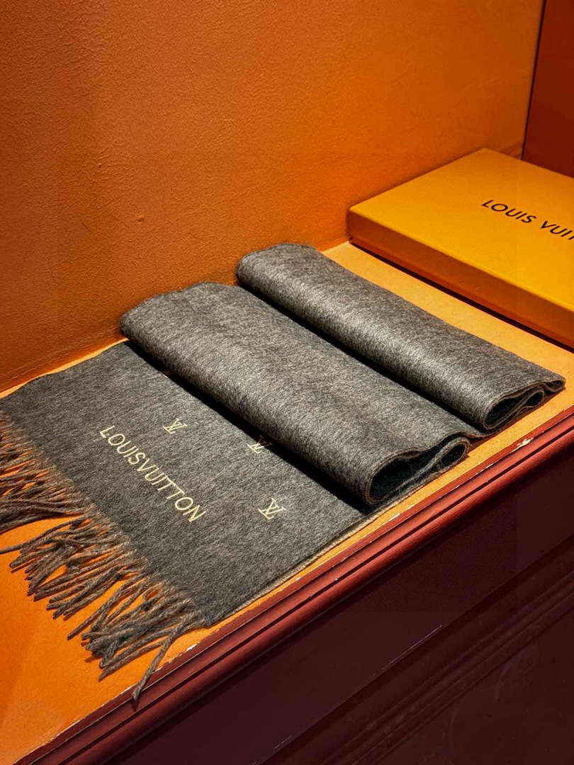 Louis Vuitton Double-sided Cashmere Scarf L60372