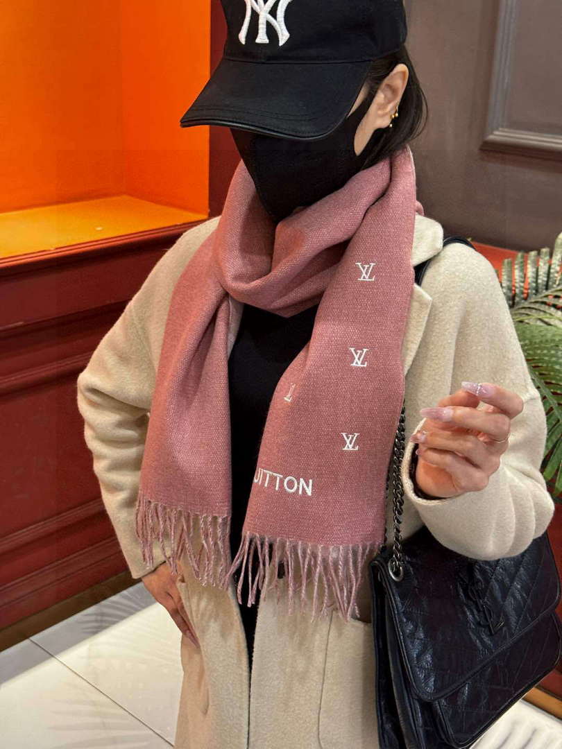 Louis Vuitton Double-sided Cashmere Scarf L60373