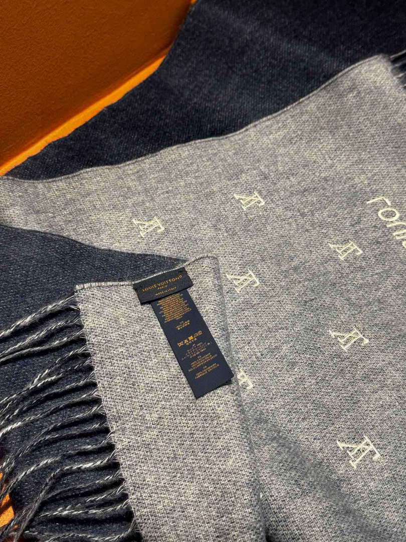 Louis Vuitton Double-sided Cashmere Scarf L60375