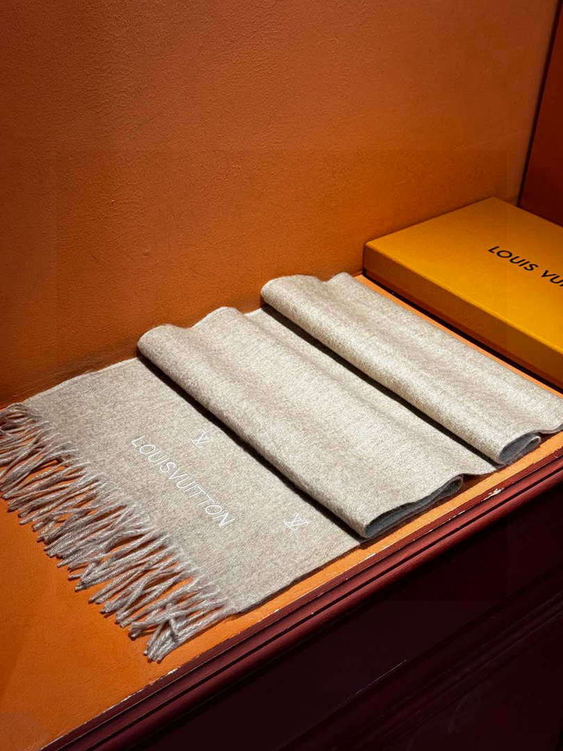 Louis Vuitton Double-sided Cashmere Scarf L60377