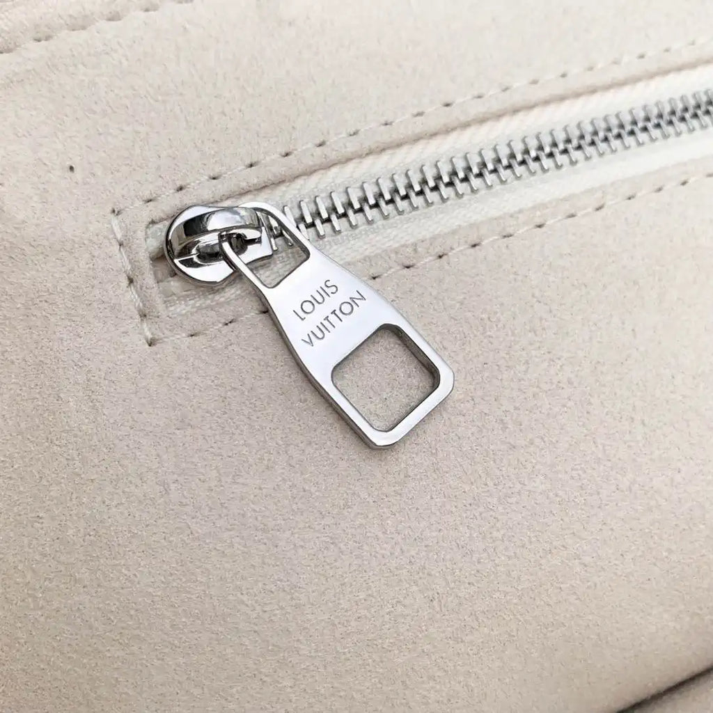 Louis Vuitton Dust Tote Bag LV M15235 Ecru White