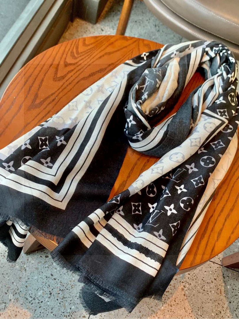 Louis Vuitton Fashion Cashmere scarf L39028