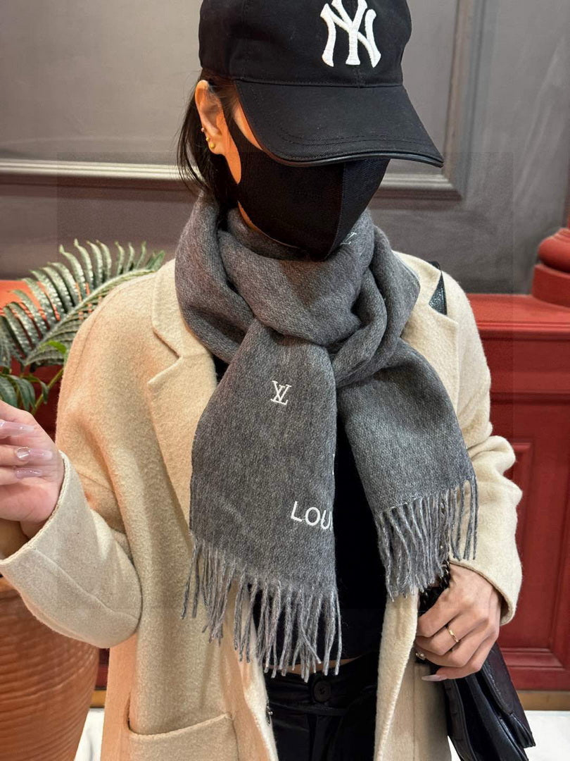 Louis Vuitton Fashion Double-faced Cashmere Scarf L39039