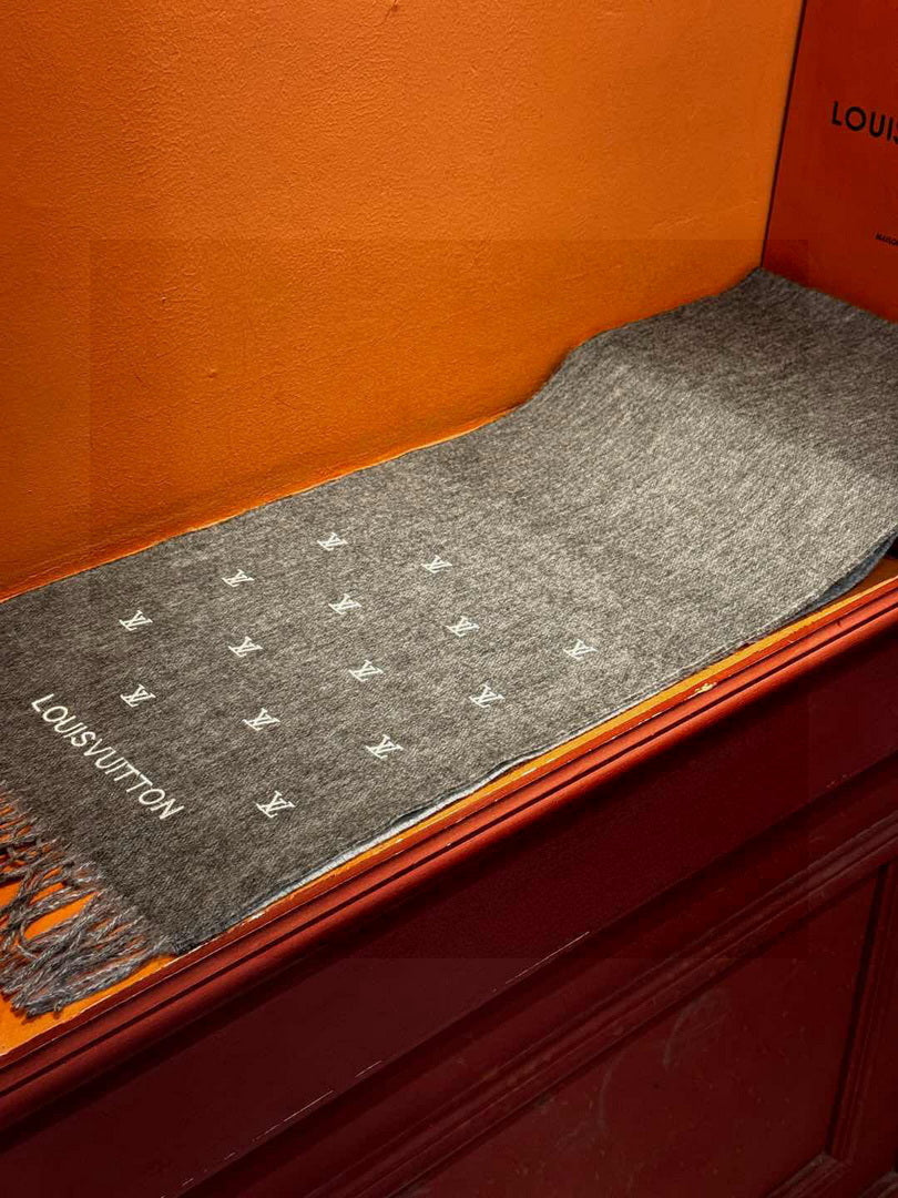 Louis Vuitton Fashion Double-faced Cashmere Scarf L39039