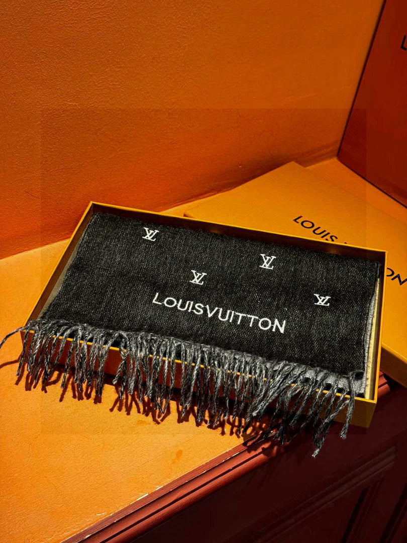 Louis Vuitton Fashion Double-faced Cashmere Scarf L39040