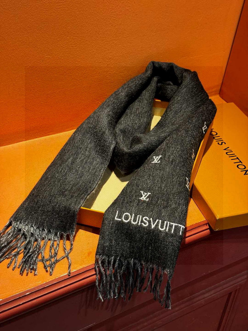 Louis Vuitton Fashion Double-faced Cashmere Scarf L39040