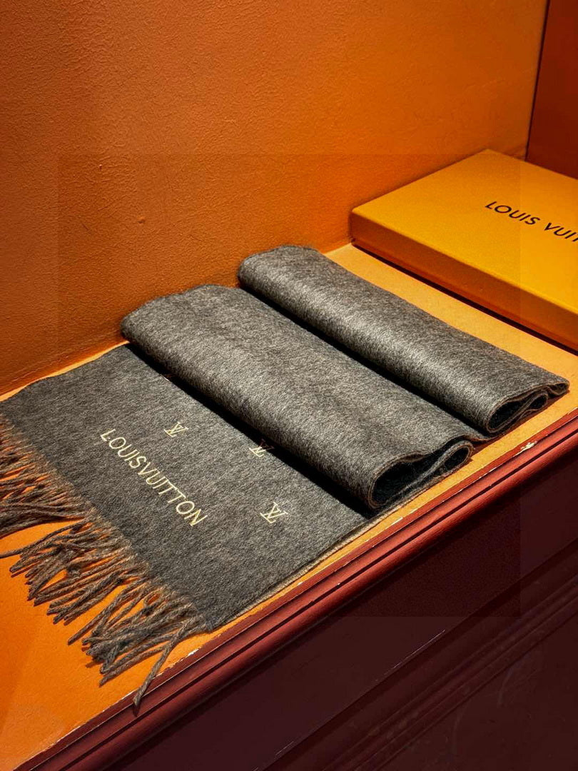 Louis Vuitton Fashion Double-faced Cashmere Scarf L39042