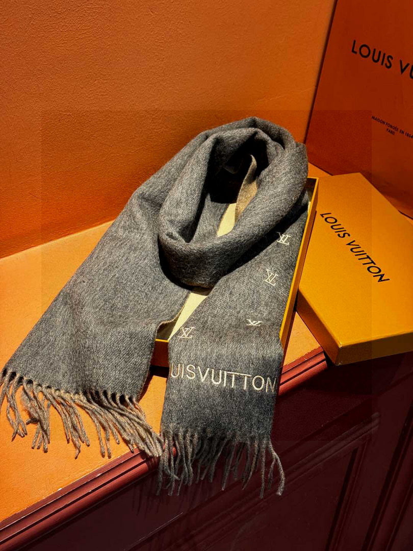 Louis Vuitton Fashion Double-faced Cashmere Scarf L39042