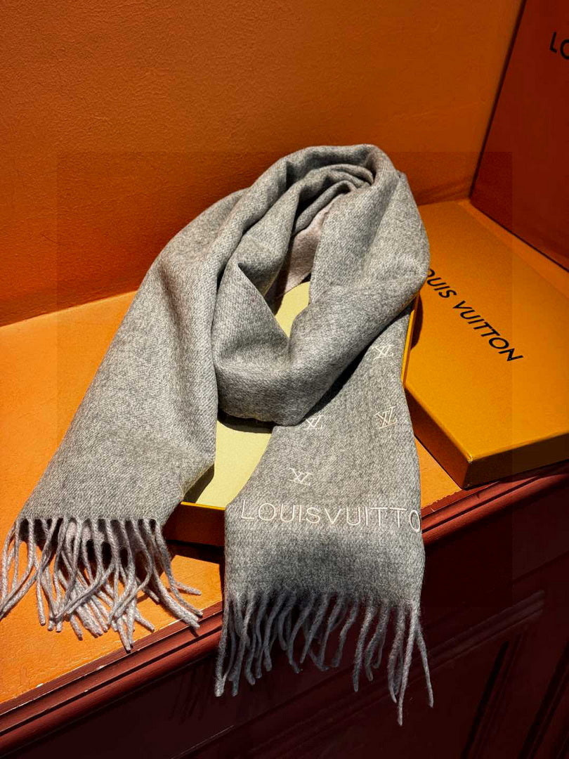 Louis Vuitton Fashion Double-faced Cashmere Scarf L39044
