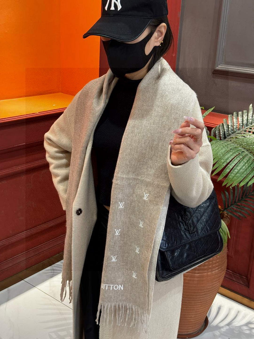 Louis Vuitton Fashion Double-faced Cashmere Scarf L39047