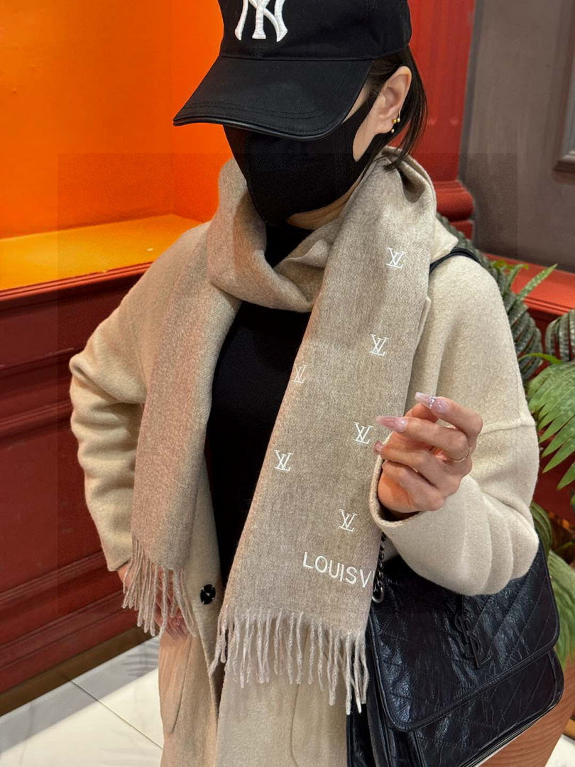Louis Vuitton Fashion Double-faced Cashmere Scarf L39047