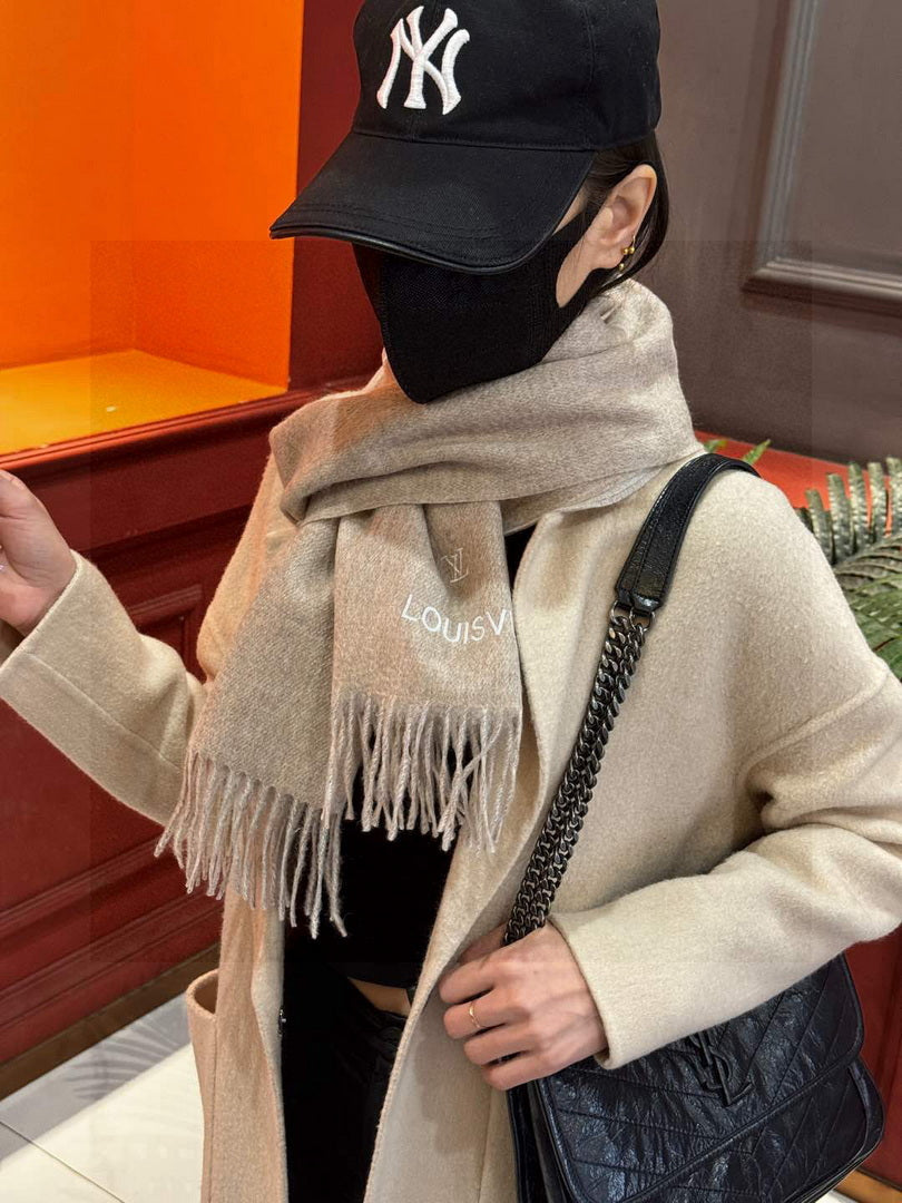 Louis Vuitton Fashion Double-faced Cashmere Scarf L39047