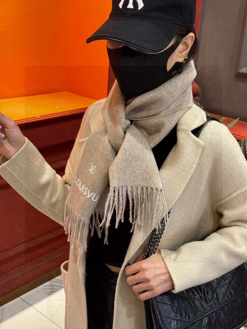 Louis Vuitton Fashion Double-faced Cashmere Scarf L39047