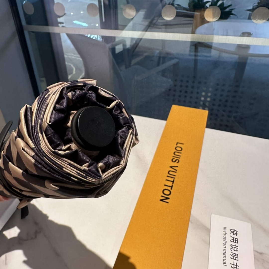 Louis Vuitton Fashion Folding Sun Umbrella L557362